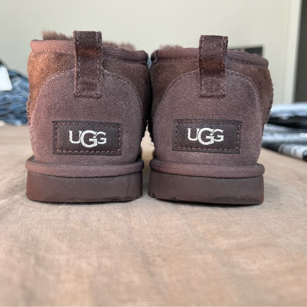 UGG - Classic Ultra Mini Brown Burnt Cedar - Big Kids Sz 4